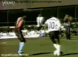 足球过人实用技巧马赛回旋,99.9%的人防不住的篮球过人