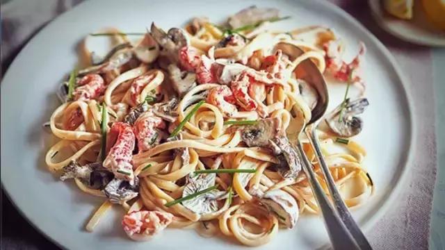 小龙虾的种类及吃法,如何吃小龙虾的方法和图解