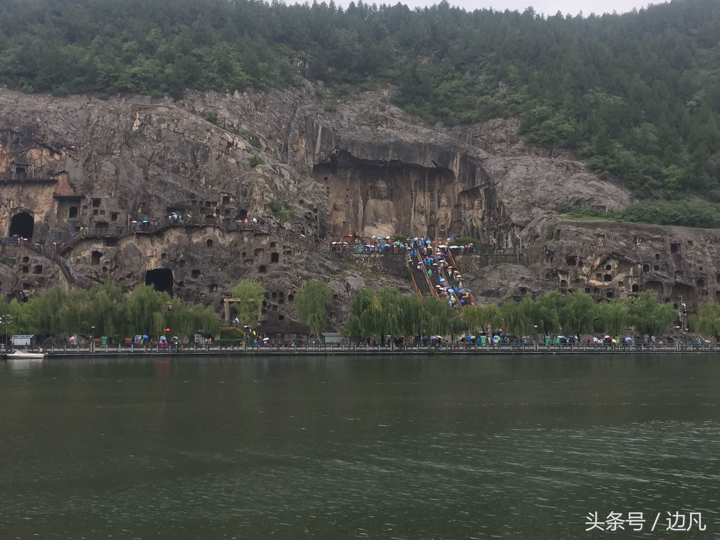 千年古都洛阳龙门石窟,被誉为东方维纳斯的是哪个石窟