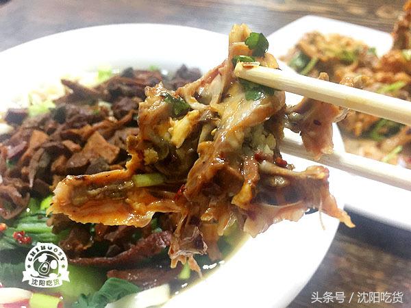 爱面条的秉性是改不了了,可是这自带吸管的大白梨你见过吗?