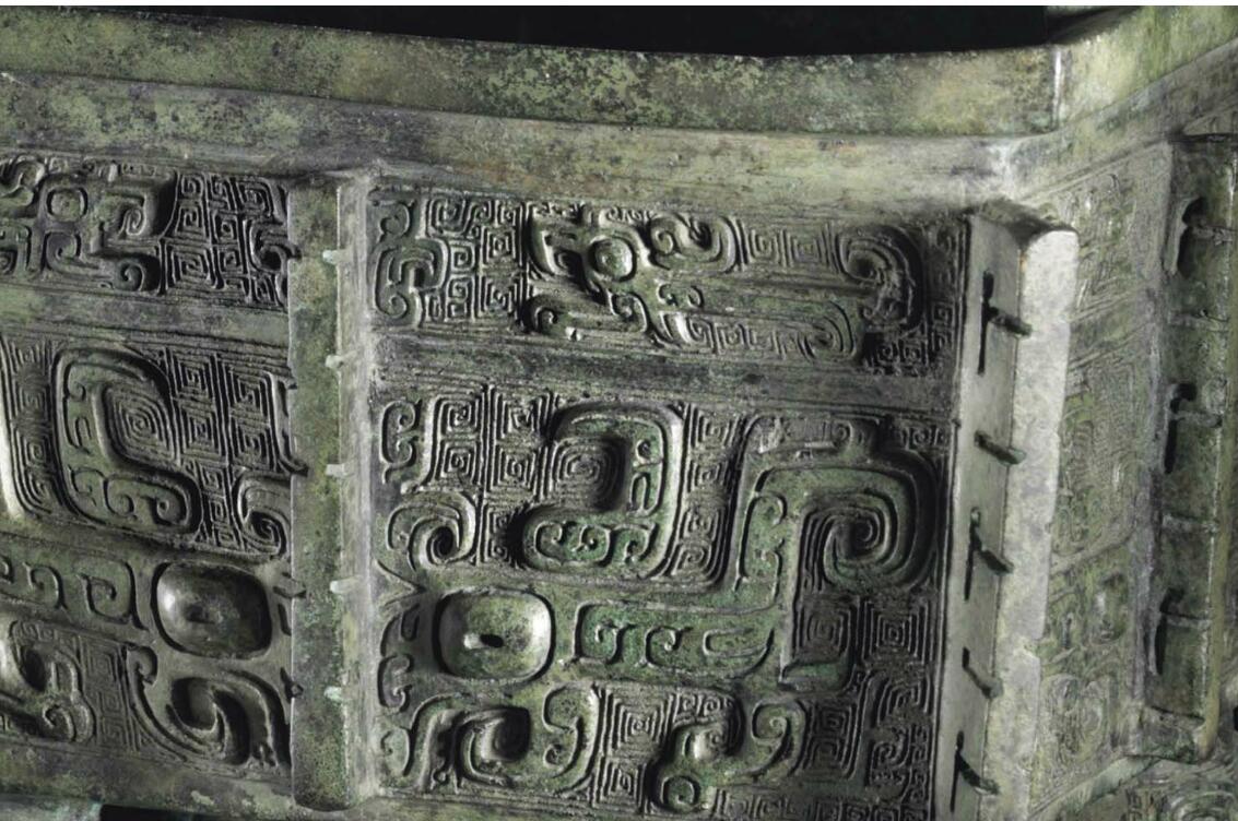 古代青铜方鼎拍卖价值,黑漆古青铜器四足方鼎