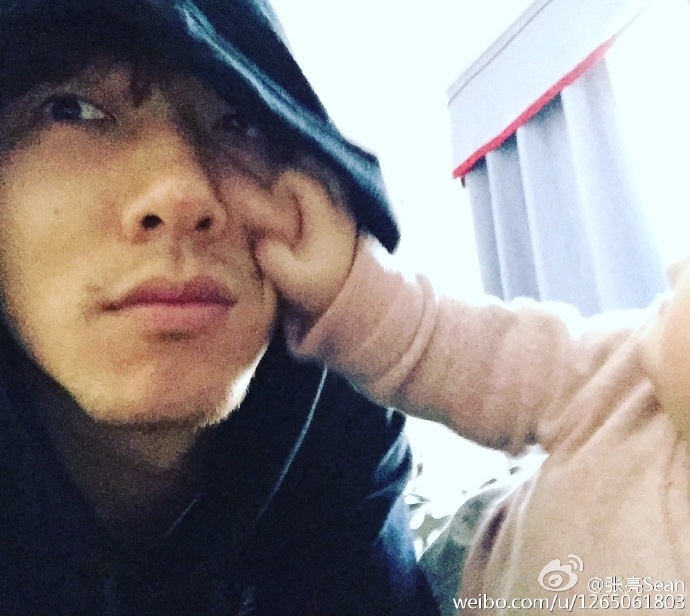 《中餐厅》里的张亮原来是个炫女狂魔，每天不重样！