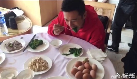 黄晓明减肥前吃饭,黄晓明减肥靠饿只吃一块饼干