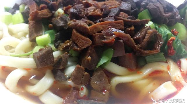 爱面条的秉性是改不了了,可是这自带吸管的大白梨你见过吗?