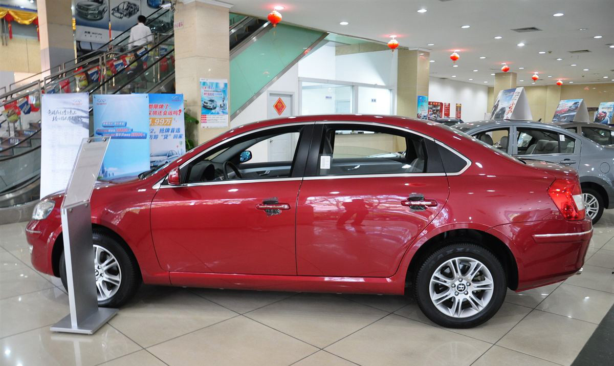 奇瑞最牛的车,20万级底盘,被称国产宾利,十万没人要停产,可惜