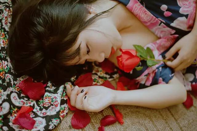 男人泡妞：必学的五大课程，屌丝如何泡妞