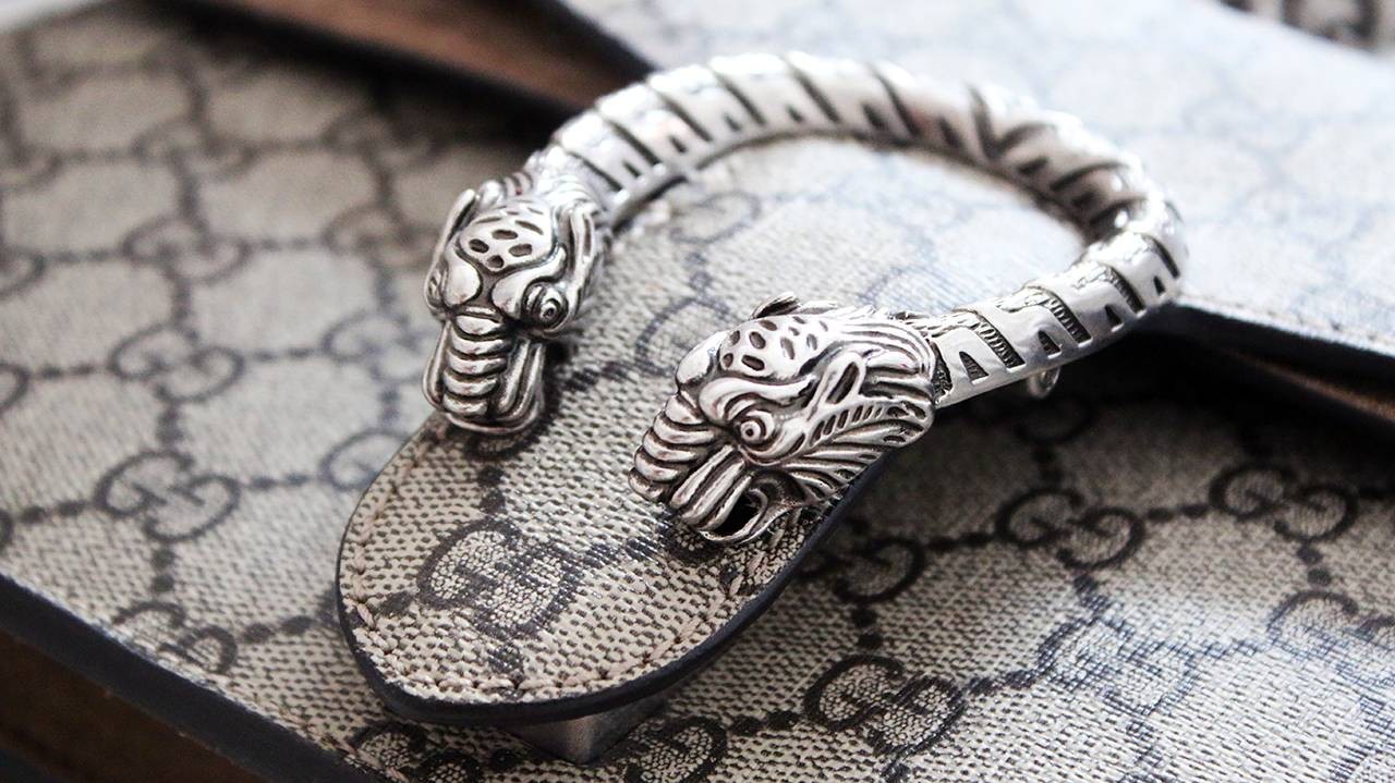 gucci虎头扣酒神包怎么鉴定 (gucci酒神包16cm怎么鉴别真假)