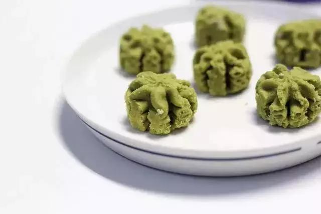 不安分女孩调制了一款不本分奶茶，你敢尝试吗？