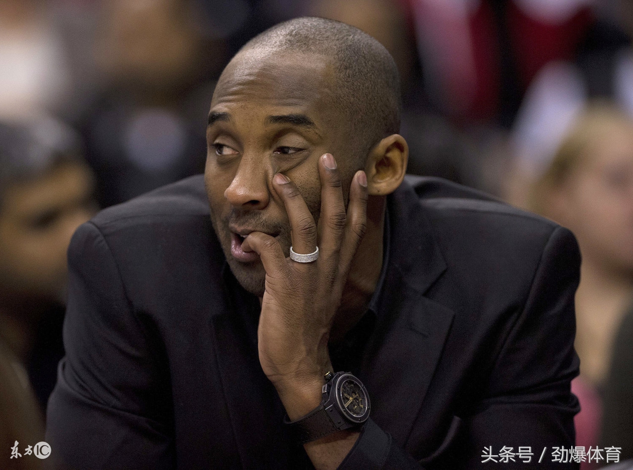 为了纪念科比为什么穿28号球衣,关于科比24号球衣故事