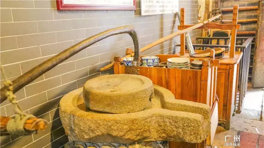 广州有家云吞面开了64年，十元一碟炸云吞！深藏巷中的老广味！