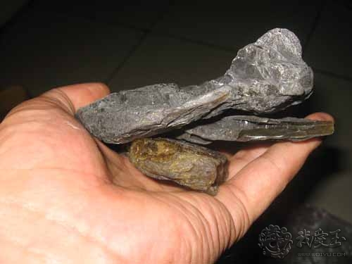 琥珀假原石的鉴别方法,琥珀蜜蜡造假材料