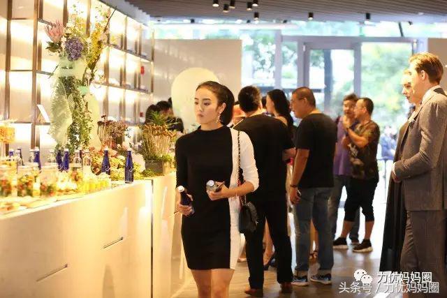 探店日常时尚购物,探店发现一家好店