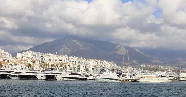 沙特王室足球场视频,沙特王室最大的游艇