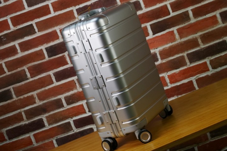 小米90分旅行箱28寸测评,小米米家全金属旅行箱
