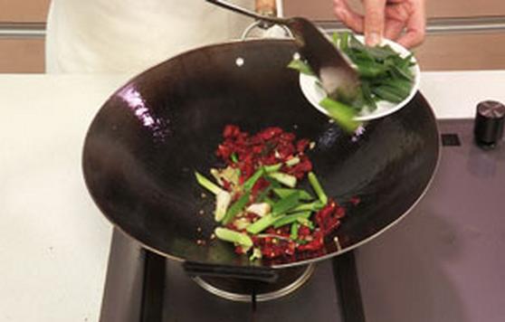 脆爽墨鱼仔的做法,墨鱼仔怎么做不辣又好吃