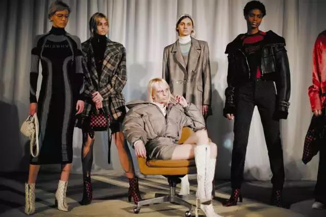 潮牌vetements带俄罗斯字母,vetement官方旗舰店潮牌