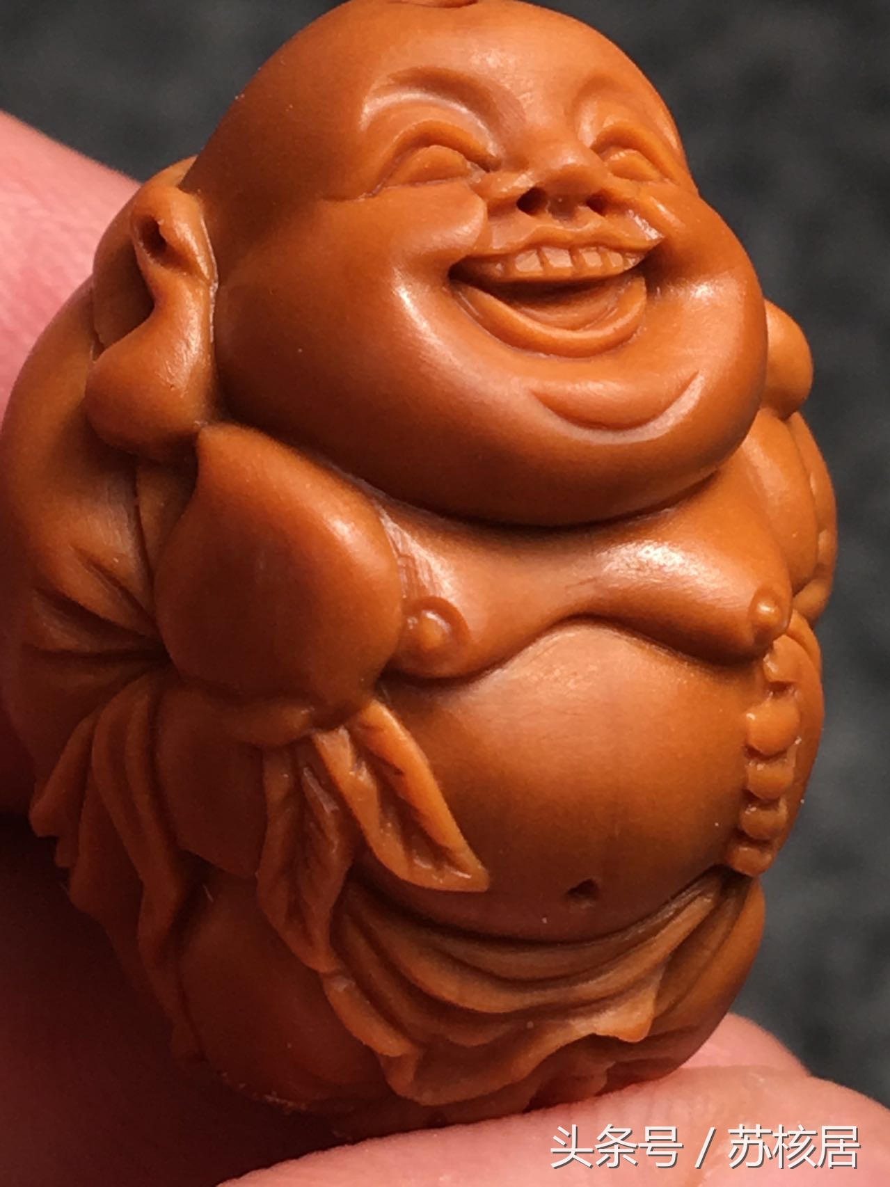 橄榄核手串越玩越黑,橄榄手串盘玩半年有玻璃化了