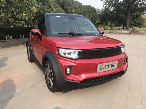 众泰发光车,最想不到的汽车广告众泰