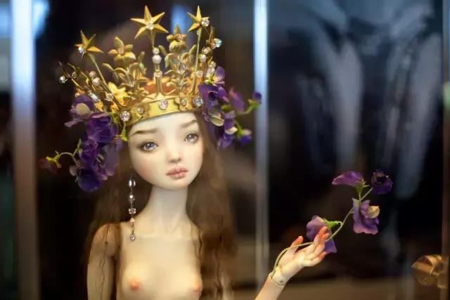 李晨花200万买的求婚娃娃，到底什么来头？