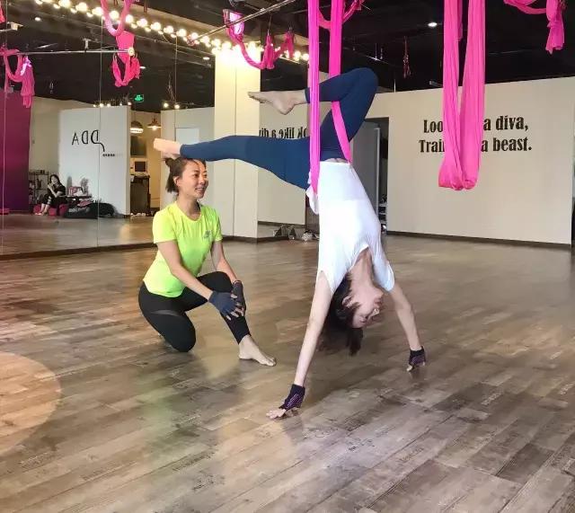 30岁的我们保温杯里泡枸杞,你的保温杯里泡枸杞了吗