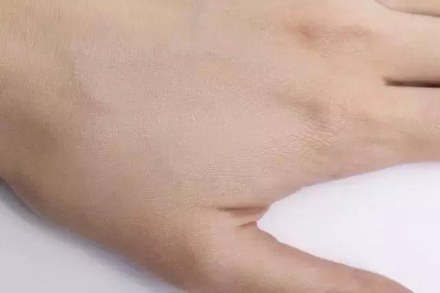 阿玛尼粉底液哪一款最好用,阿玛尼好用的粉底液排行榜前十名