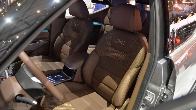 最便宜的韩系七座suv (2020款韩系全新七座suv实车展示)