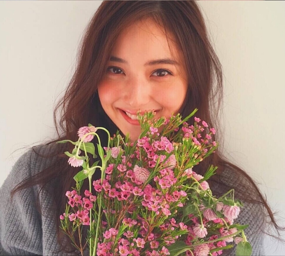 为什么女生眼里的绿茶婊,都是男生眼里的傻白甜?