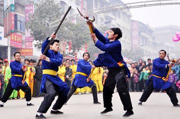 武术器械镗的技法有几种,武术兵器凤翅镏金镋