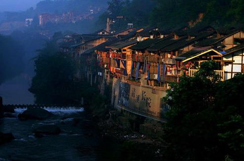 重庆周边风景优美的古镇,旅游景点推荐重庆古城
