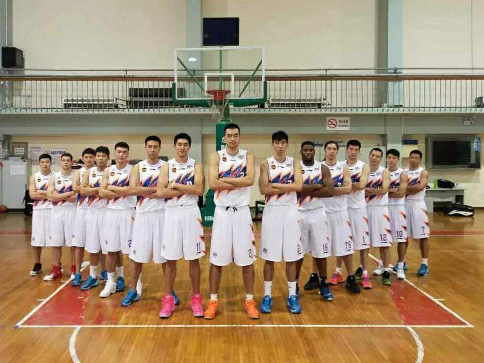 姚明收购上海男篮了吗,上海大鲨鱼转让