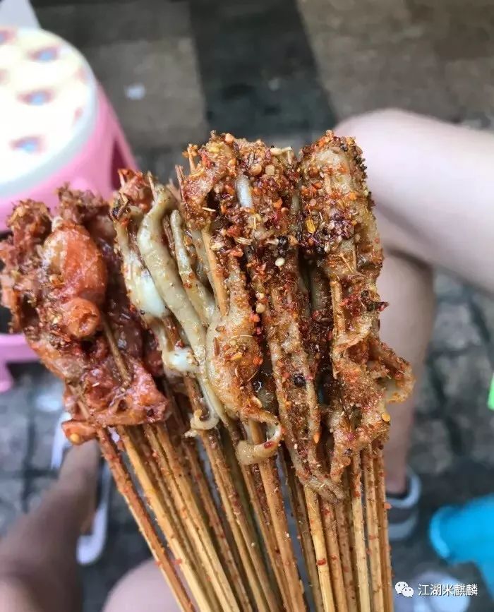 青岛吃海鲜攻略靠海边的地方,每年来青岛吃海鲜必去的地方