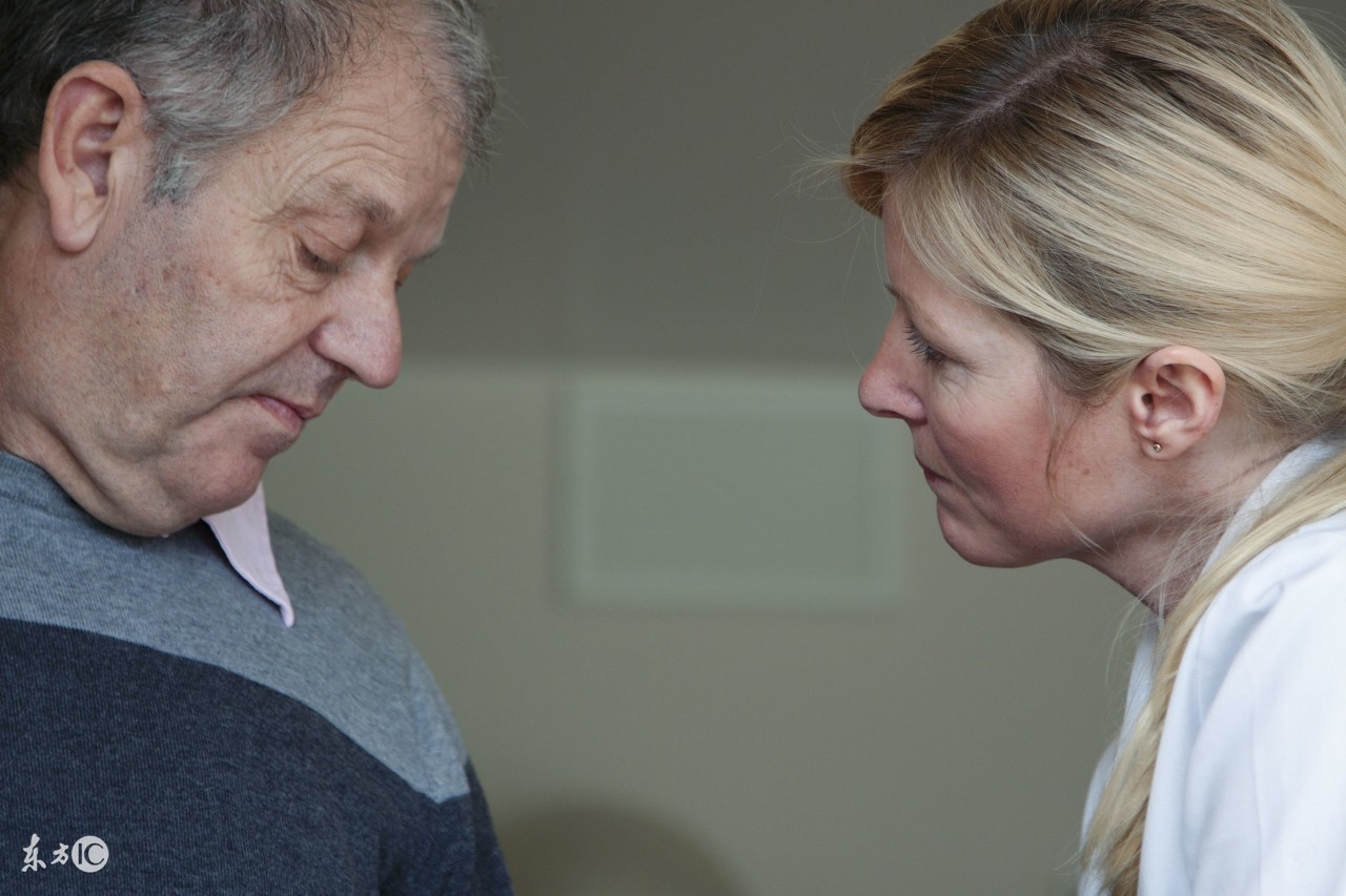 中风康复锻炼走路正确动作视频,中风不能进食不能说话能康复吗