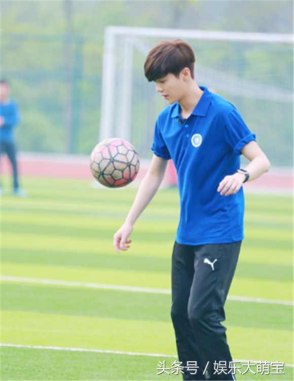 鹿晗出道前经历了什么,鹿晗出众的颜值