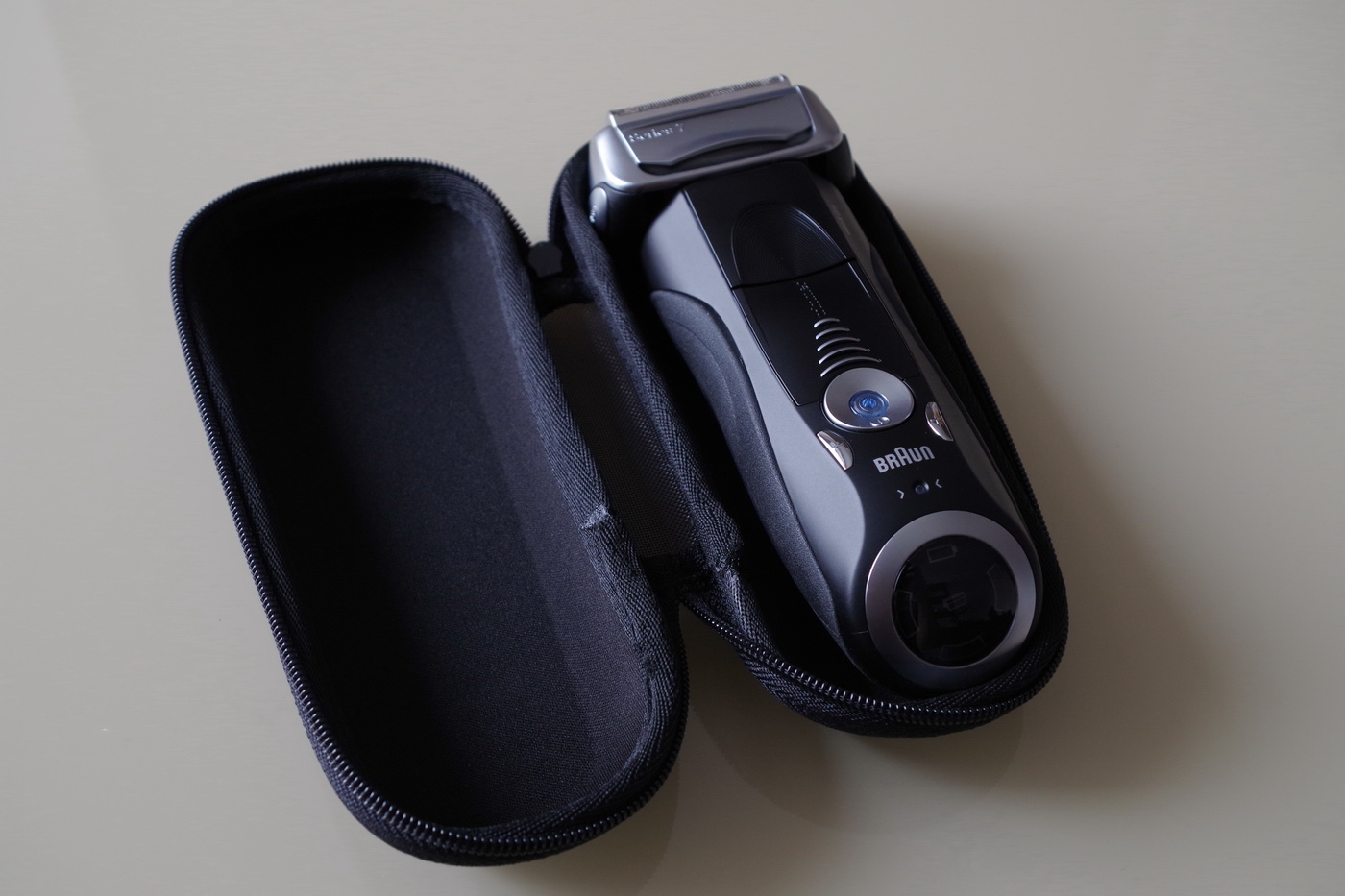 博朗尊享9系男士电动剃须刀,德国博朗电动剃须刀6系