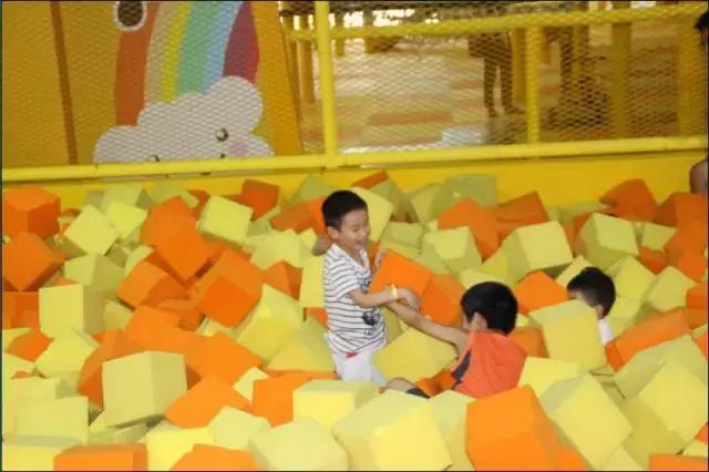 跑跑卡丁车竞速酷玩节,饼干酷跑最新版本