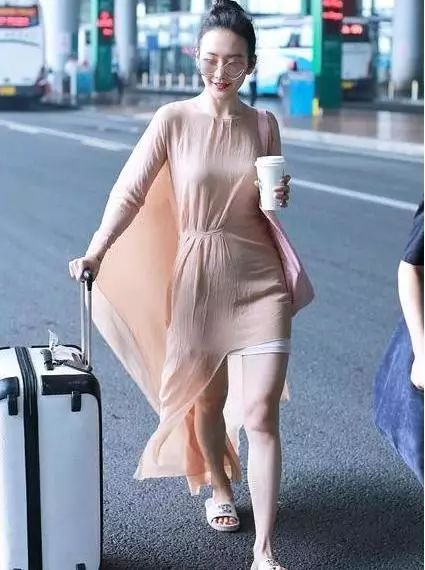 当女明星离开精修,当女明星离开了美颜滤镜