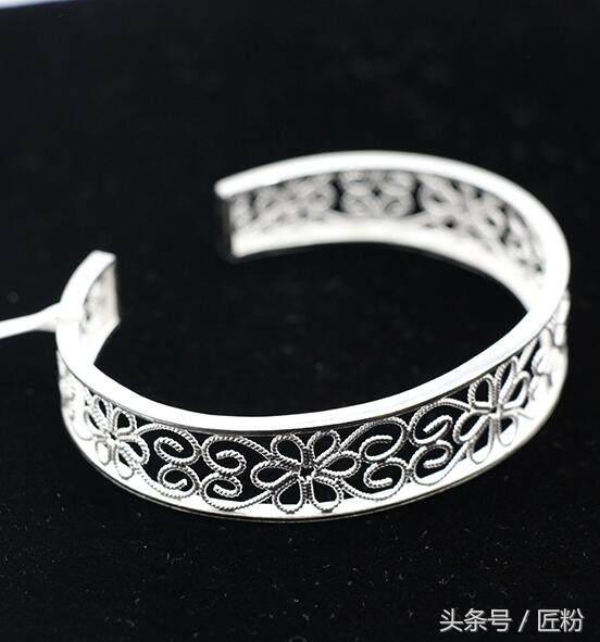 小孩戴银手镯有什么好处和坏处,银手镯对身体有什么好处和坏处