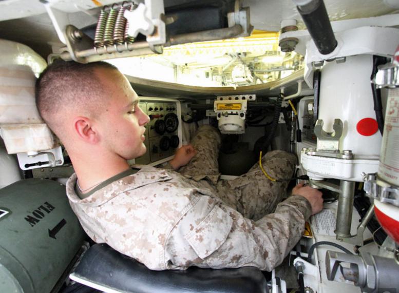 坦克高大威猛真厉害,坦克威武霸气