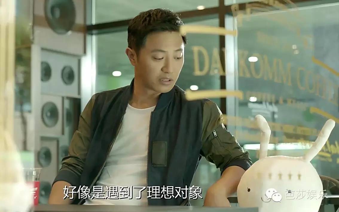 太阳的后裔为啥选宋仲基,太阳的后裔宋仲基帮宋慧乔扎头发