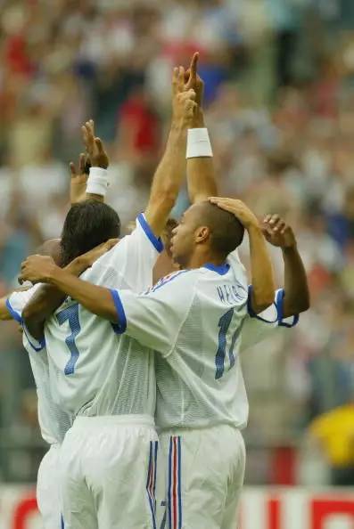 足球迎来了一个最让人遗憾的告别,足球那些感人的事