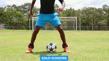 足球脚踝教学视频,足球教学十分钟脚底控球练习