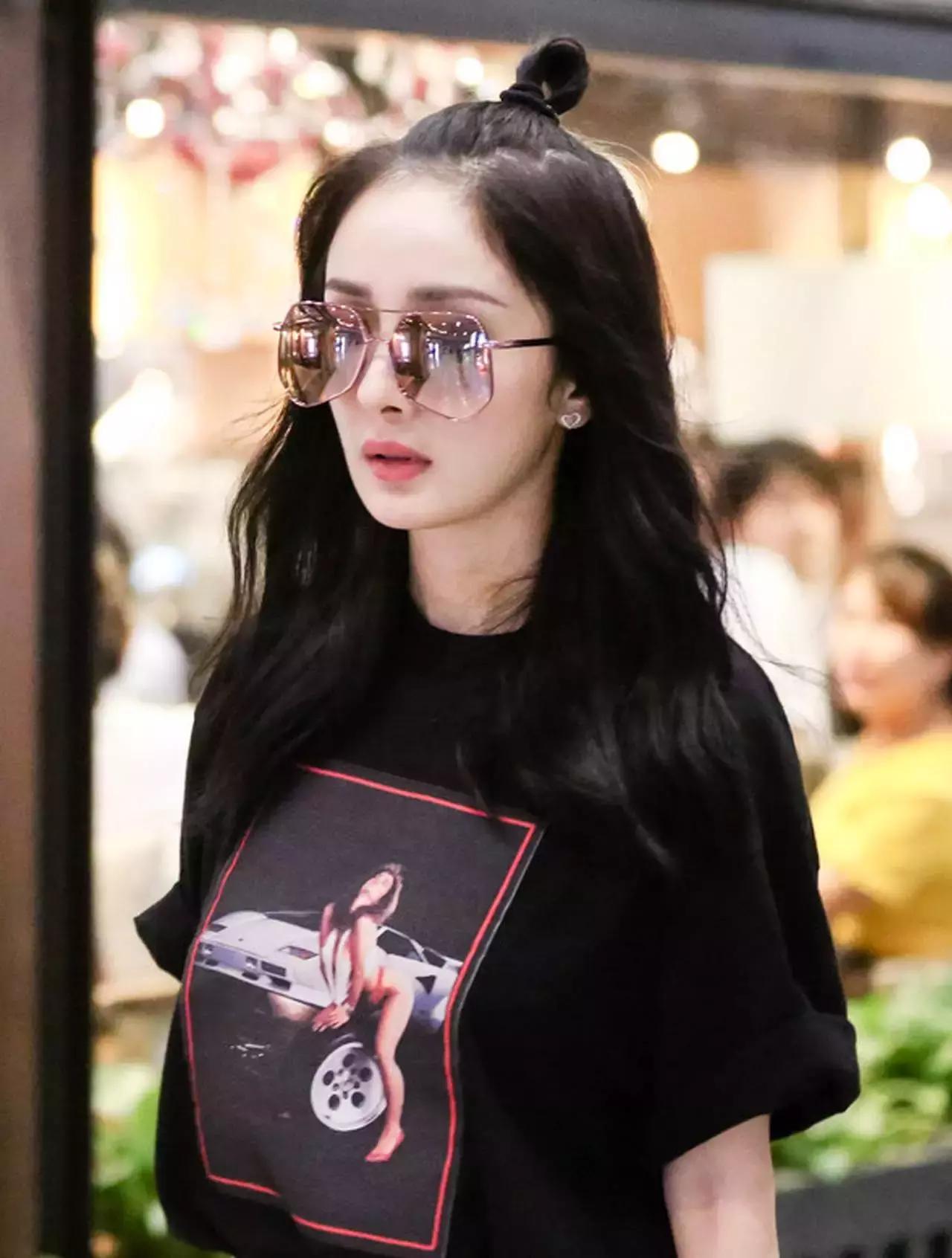 中餐厅1赵薇黄晓明周冬雨,周冬雨赵薇中餐厅同框被碾压