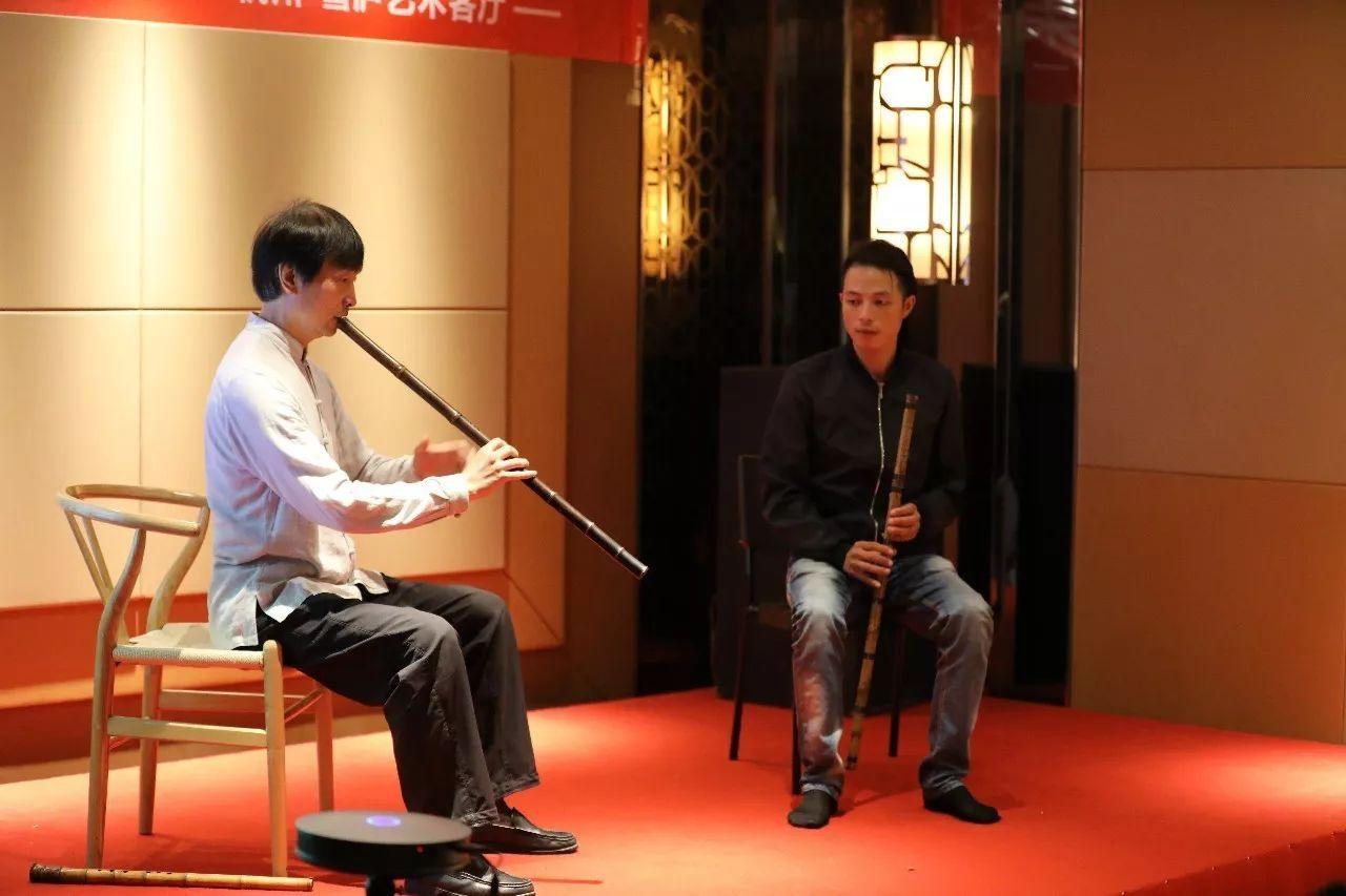 金风送爽同邀月下联,金风送爽迎中秋