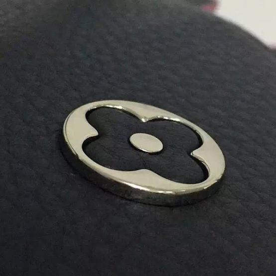 鉴定lv包包真假视频,鉴定lv真假方法