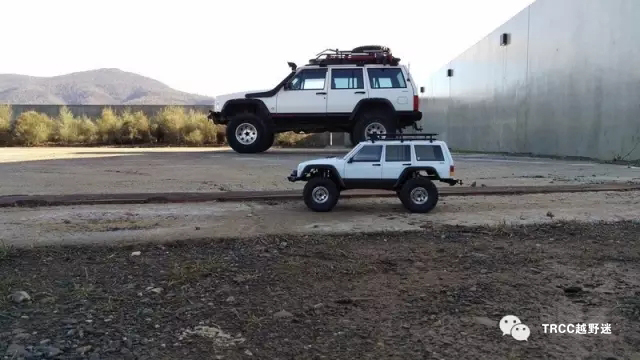 遥控仿真切诺基,大切诺基改装包围