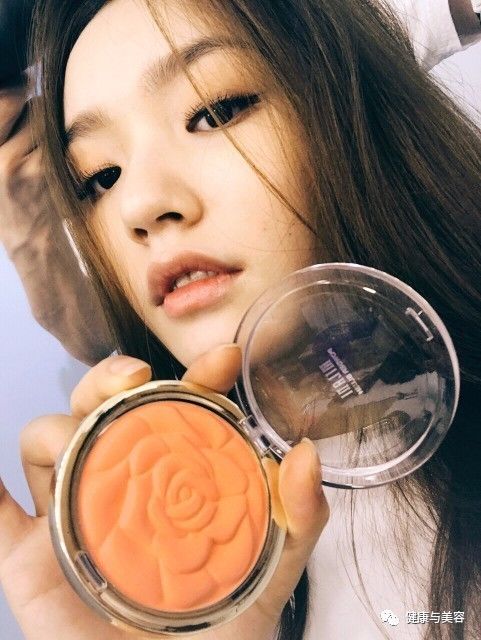 明明可以当富二代非要当明星,为什么不当明星跑来当美妆博主