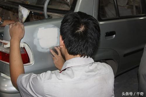 车子刮伤补漆怎么搞才是最好的,车小刮擦怎么补漆