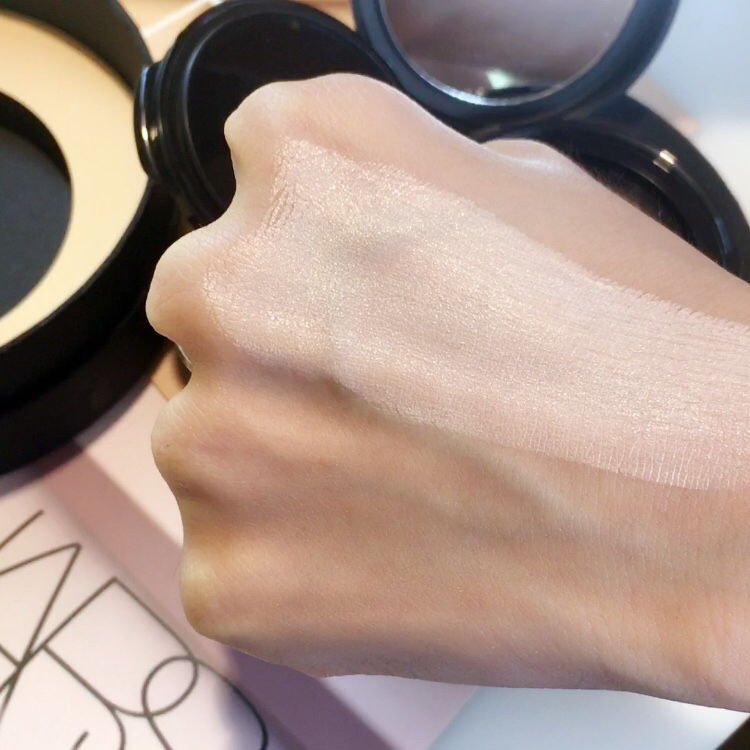 还在犹豫买哪款？下半年秋冬气垫粉饼新品完整开箱+试用心得公开