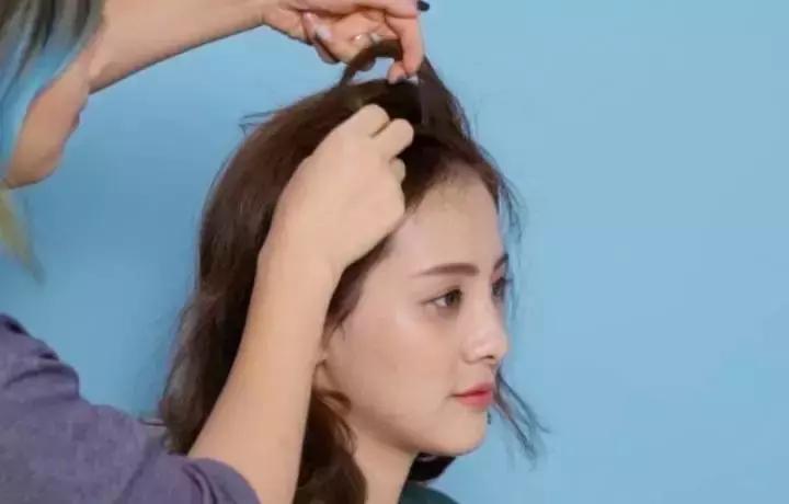 周冬雨发型同款刘海编发教程,周冬雨春风十里不如你编发