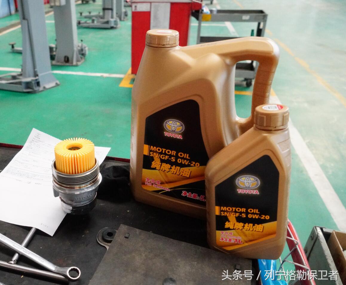 皇冠14代精英版试驾视频测评,14代皇冠车主用车评论